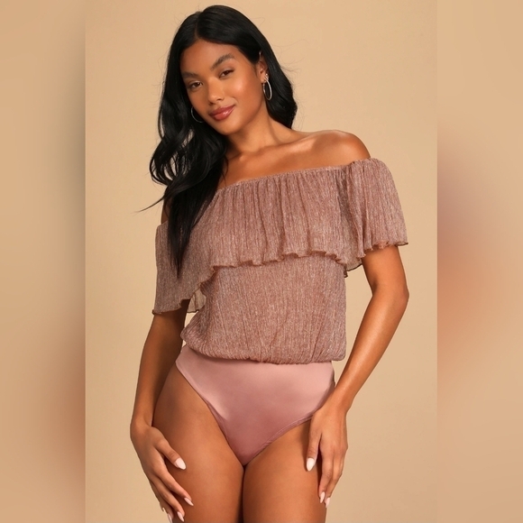 🆕Leveling Up the Look Mauve Metallic Off-the-Shoulder Bodysuit Size Medium 6-8 - Picture 8 of 10
